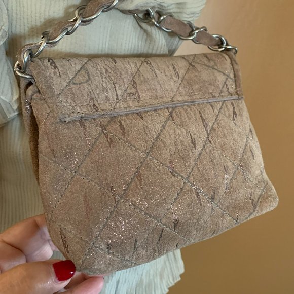 Donna Adoratta Suede Small Chain Crossbody Quilted Bag. - Picture 4 of 5